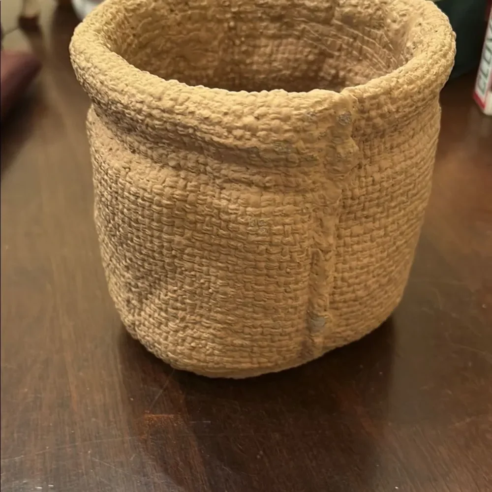 Rustic Tan Burlap Resin Deer Planter